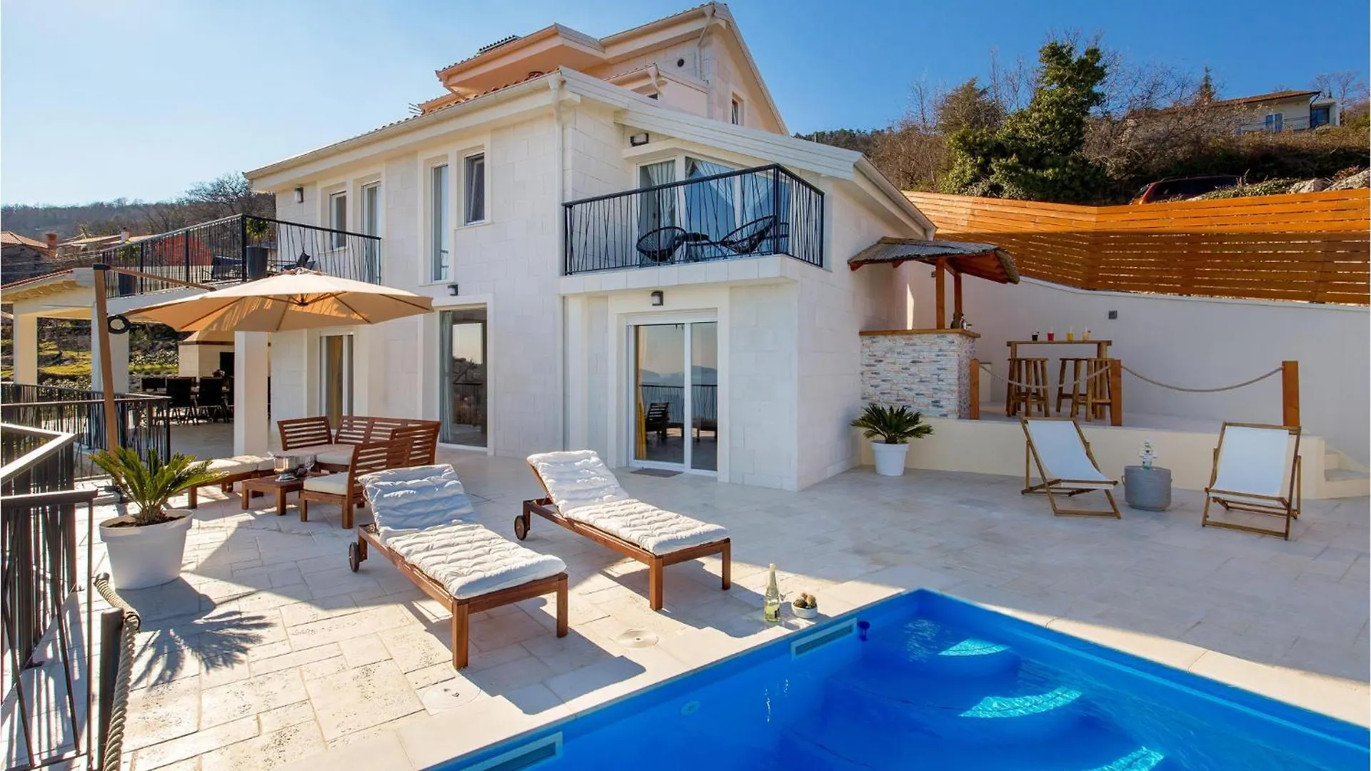 4 Bedroom Pet Friendly Home In Poljane Holiday home