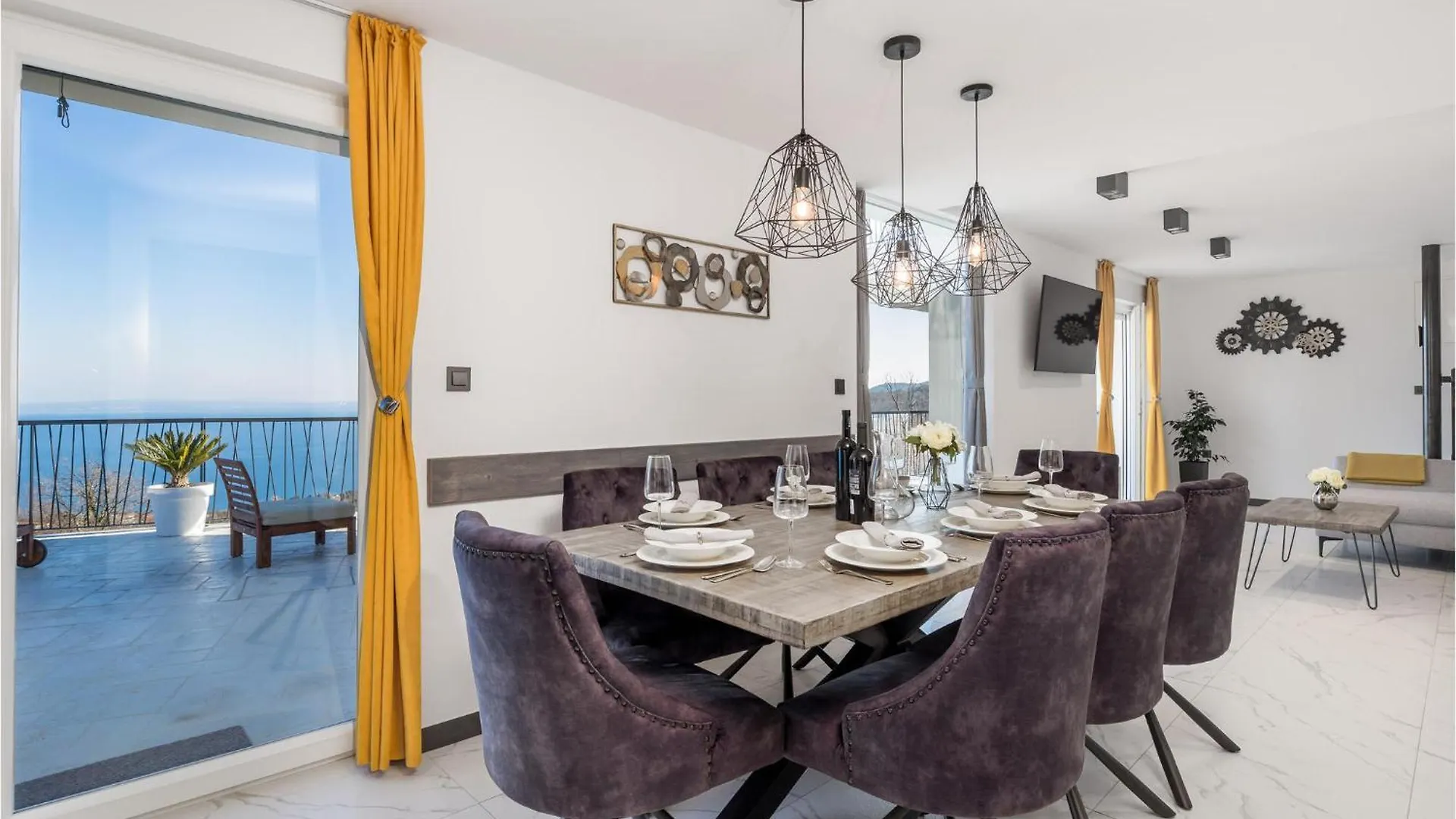 4 Bedroom Pet Friendly Home In Poljane